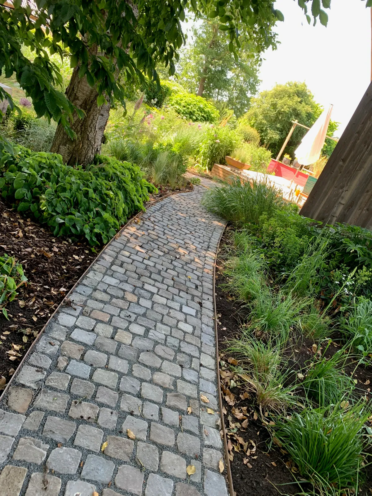 Gartengestaltung & Pflanzarbeiten - Bild 2 von 5
